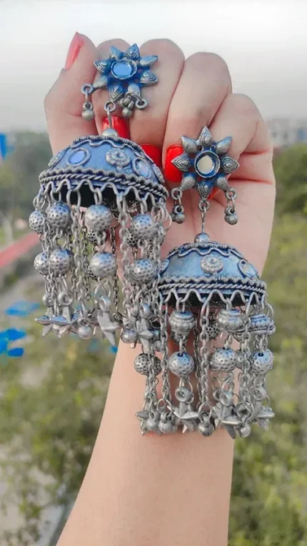 YEESHA EARRING