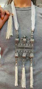 AVNITA NECKLACE