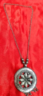 AXEL NECKLACE