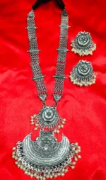 HELLI NECKLACE
