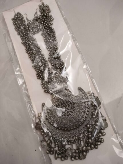 Marvi necklace