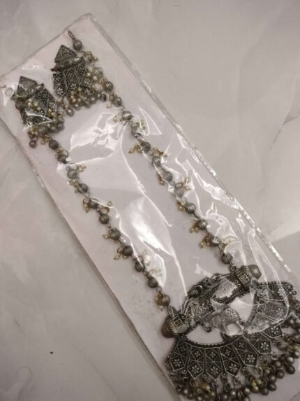 Mini elephant necklace