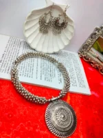 KEYARA NECKLACE