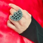 LAMEES FINGER RING