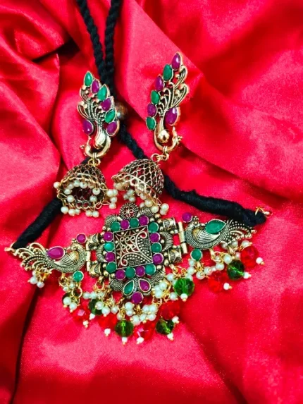 RAFIYA GOLDEN NECKLACE