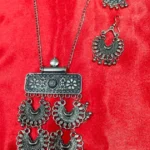 SHANU NECKLACE