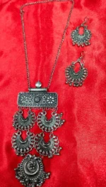 SHANU NECKLACE