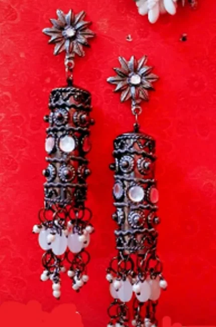 TOLLY EARRING
