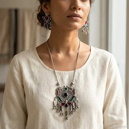 AHANA NECKLACE