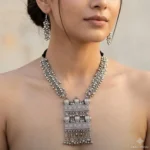 AVNI NECKLACE