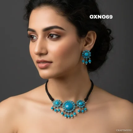 Avya necklace