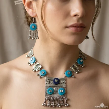 Hiya Necklace