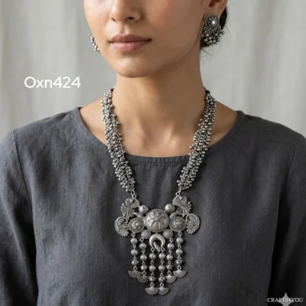JAANVI NECKLACE