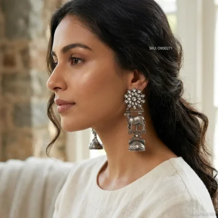NITYA EARRINGS