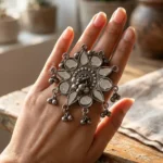 PRAVI FINGER RING