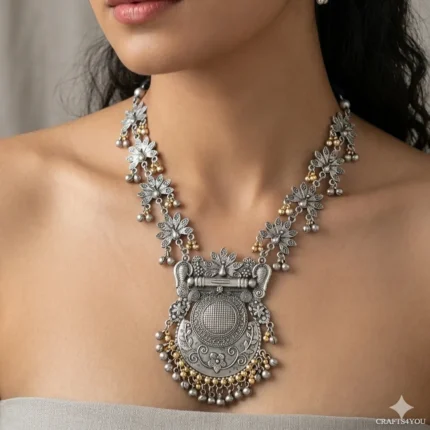 Peacock Black Polish Necklace