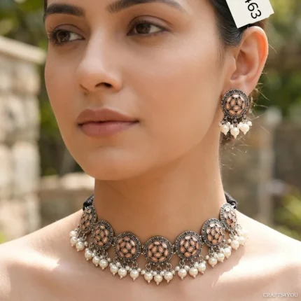 PRISHA NECKLACE