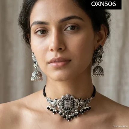RAFIYA SILVER POLISH NECKLACE