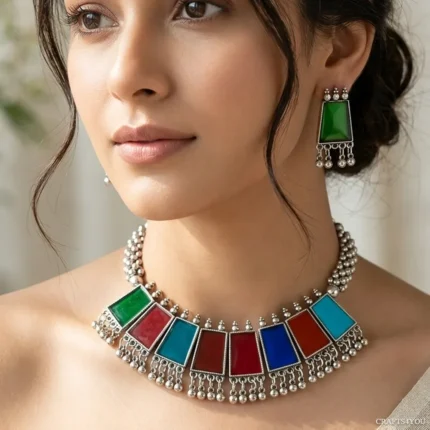 SKYLA NECKLACE
