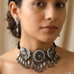 TANVI NECKLACE